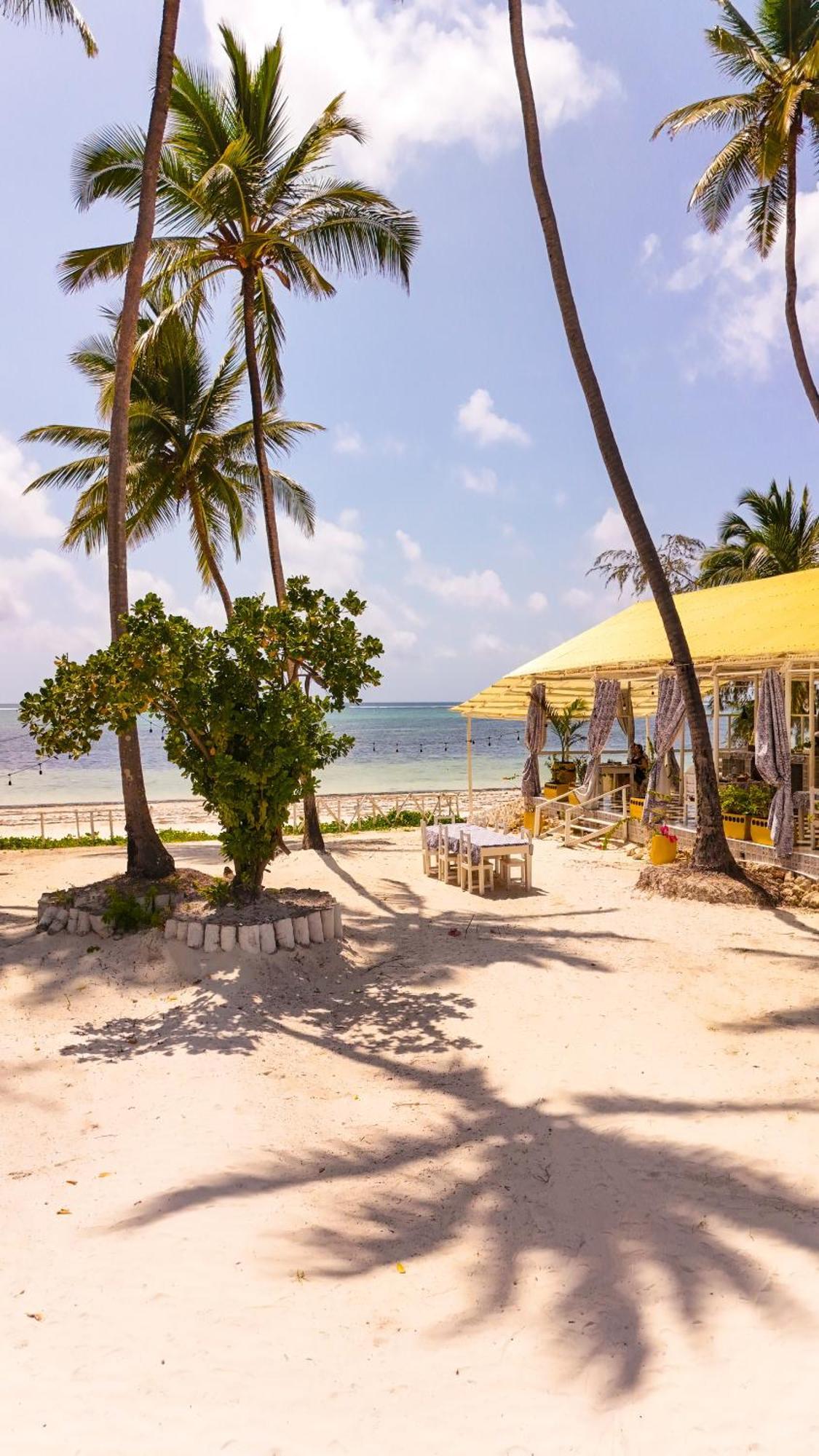 Pili Pili Orient Beach Resort 布韦朱 外观 照片
