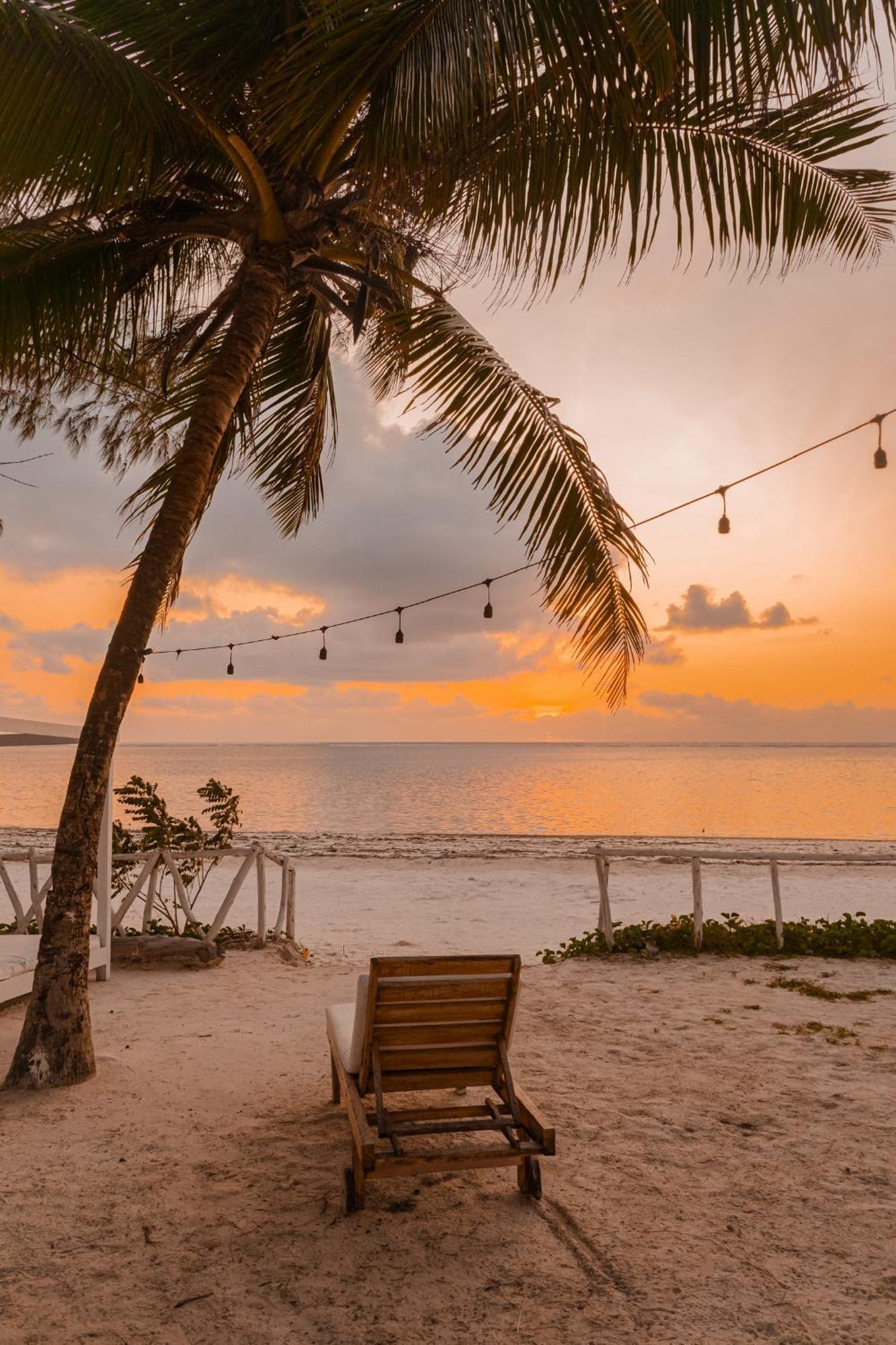 Pili Pili Orient Beach Resort 布韦朱 外观 照片
