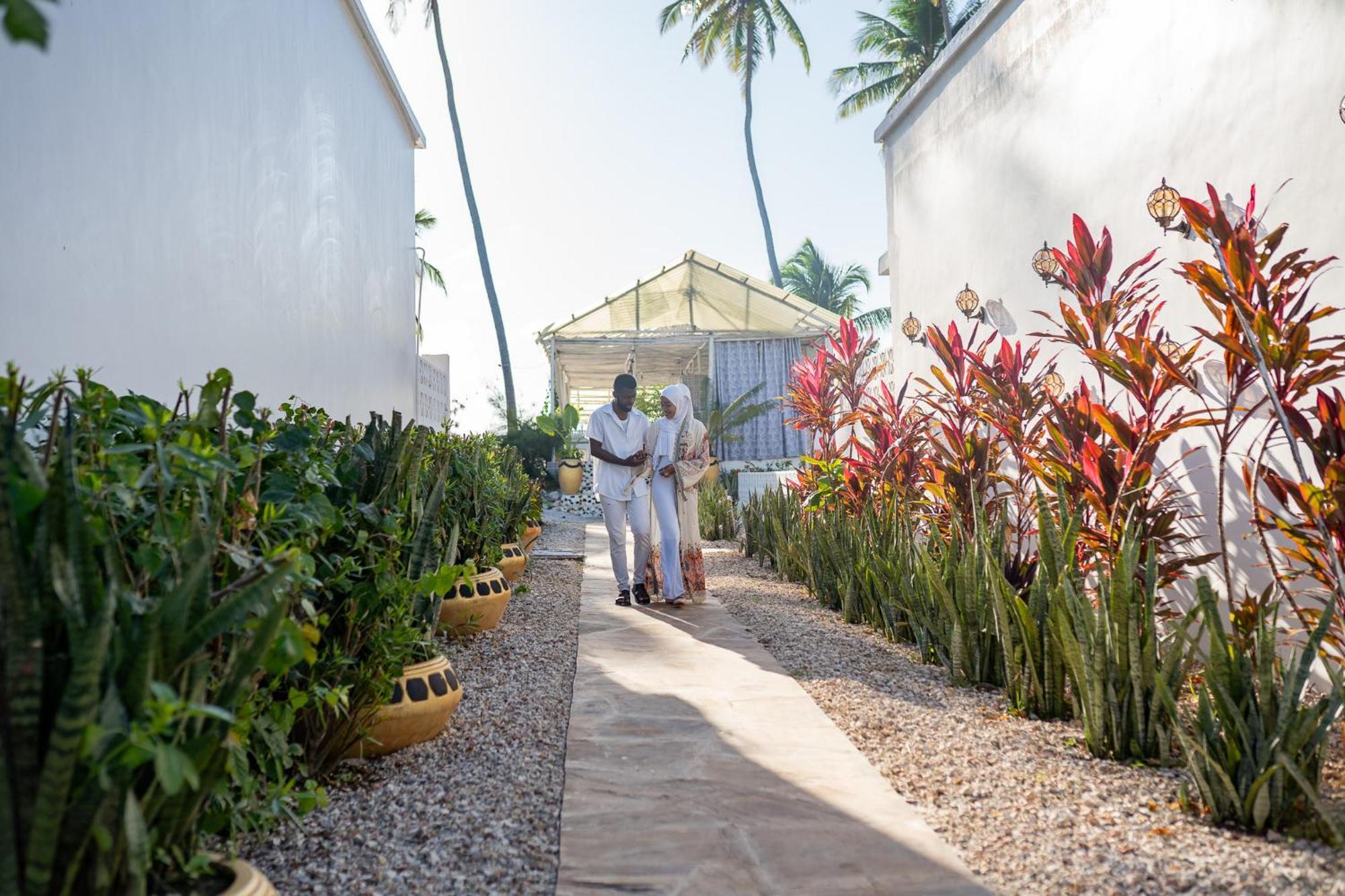 Pili Pili Orient Beach Resort 布韦朱 外观 照片